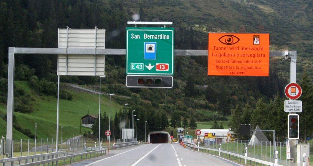 Expert Guidance for Driving in Switzerland